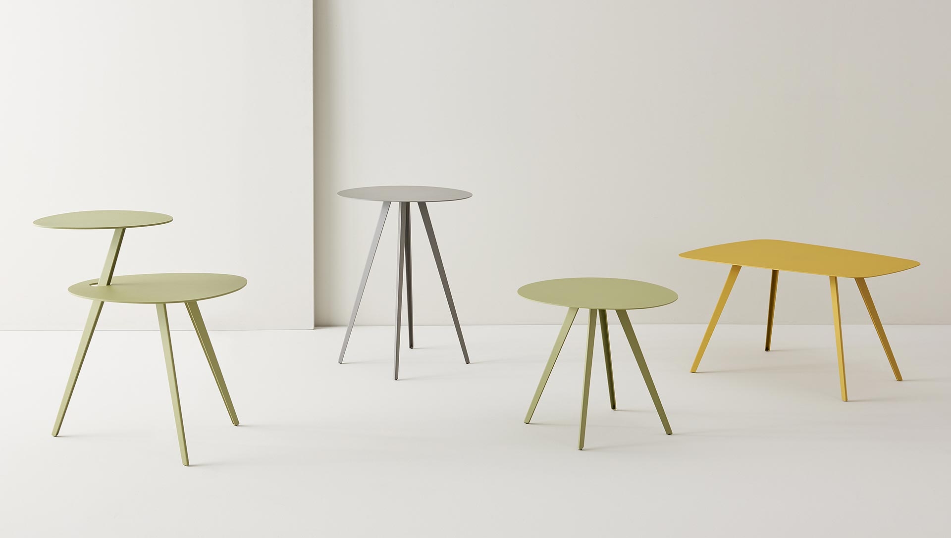 Agora-sofa-table